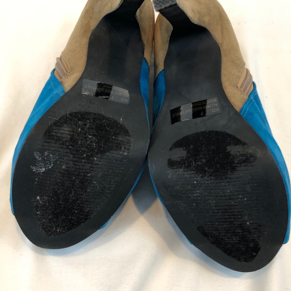 Color Block Platform Pumps - Picture 3 of 3